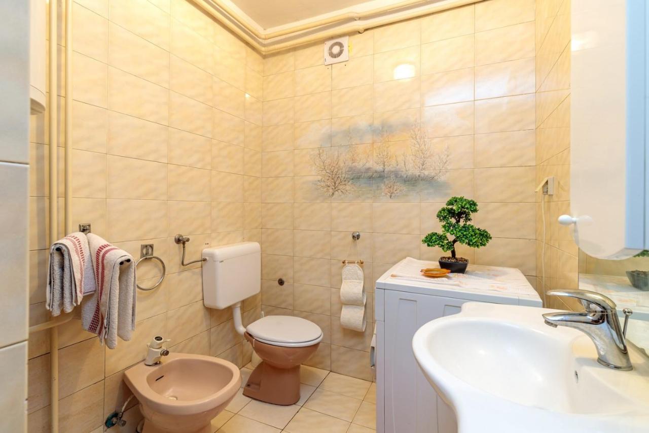 Apartments Volte Rovigno ภายนอก รูปภาพ