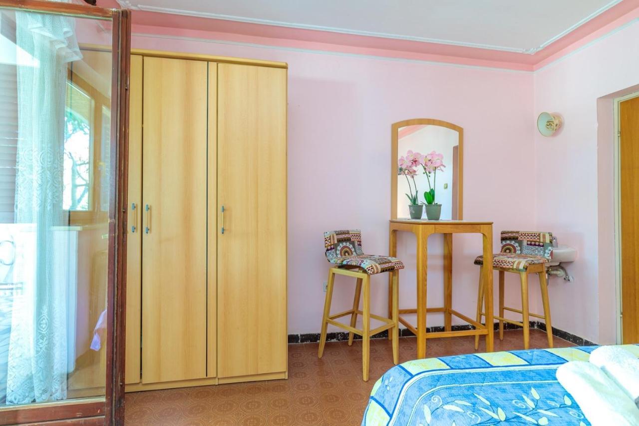 Apartments Volte Rovigno ภายนอก รูปภาพ